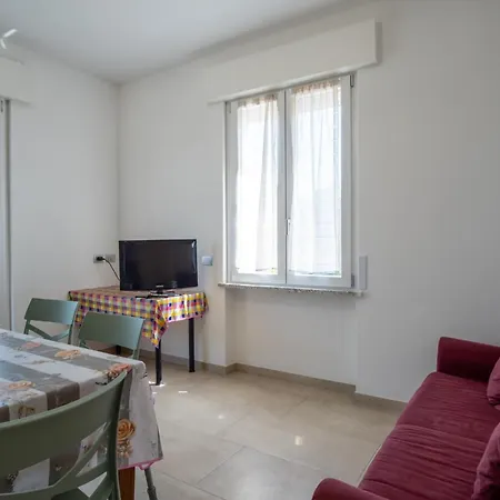 Apartamento Guesthost - Residenza Ezilde Flat With Parking