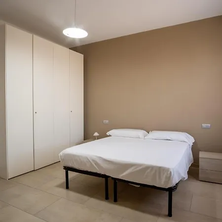 Guesthost - Residenza Ezilde Flat With Parking Quarto (Piacenza)
