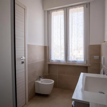 Guesthost - Residenza Ezilde Flat With Parking