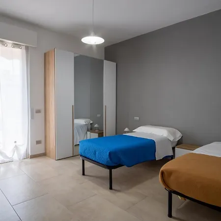 Guesthost - Residenza Ezilde Flat With Parking