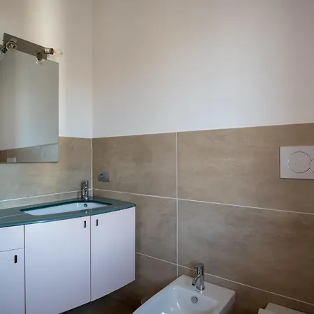 Guesthost - Residenza Ezilde Flat With Parking
